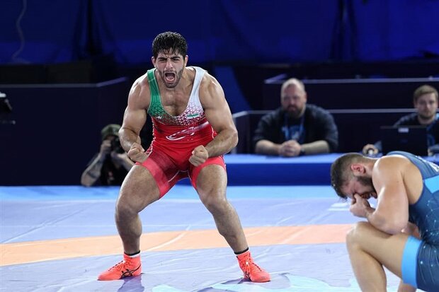 ساروی در جمع بزرگان جهان کشتی گیر ایرانی رقیب ام باپه شد